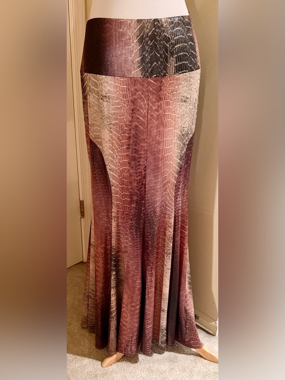 ORNA FARHO DRESSY SKIRT CAVALLI STYLE BURGUNDY/MAUVE COLOR W/BEADS SIZE FR46/12U